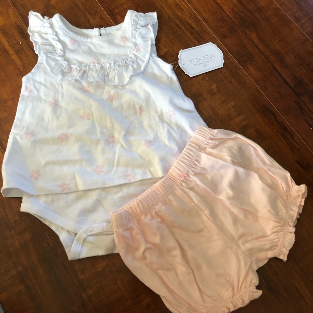 Kyle & Deena 6-9 month outfit NWT